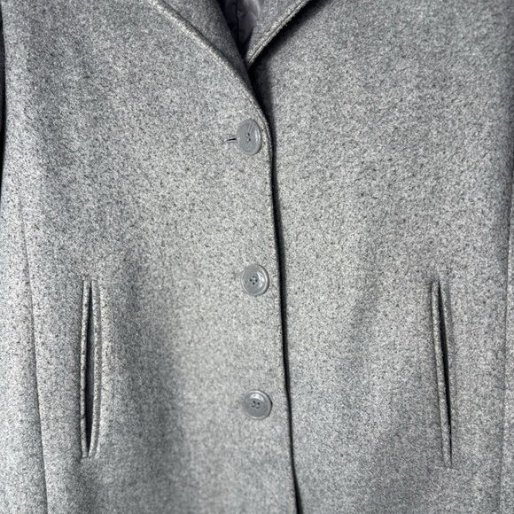 Andrew Marc Women’s Notch Collar 3-Button Coat size Medium - Picture 8 of 16